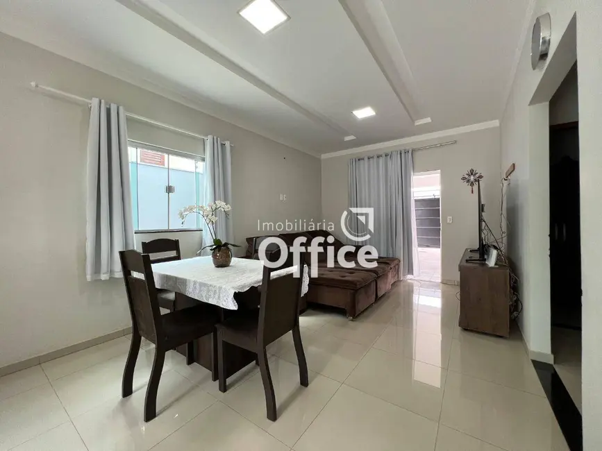 Casa com 3 quartos à venda, 300m2 em Víviam Parque, Anapolis - GO - imagem 8 Foto 8 de Casa com 3 quartos à venda, 300m2 em Víviam Parque, Anapolis - GO