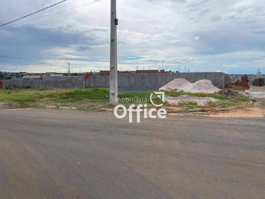 Foto 3 de Terreno / Lote à venda, 450m2 em Anapolis - GO