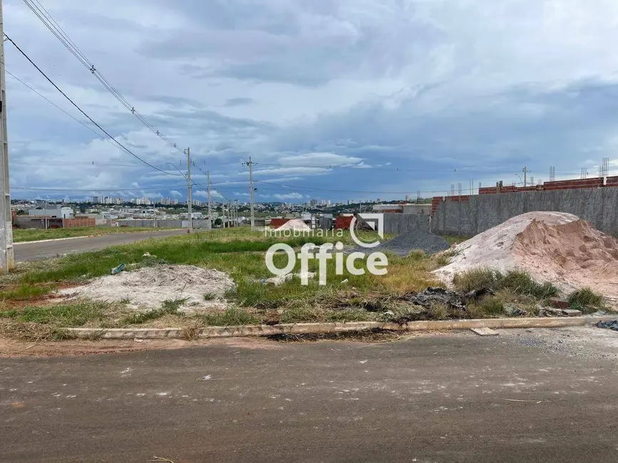 Foto 1 de Terreno / Lote à venda, 450m2 em Anapolis - GO
