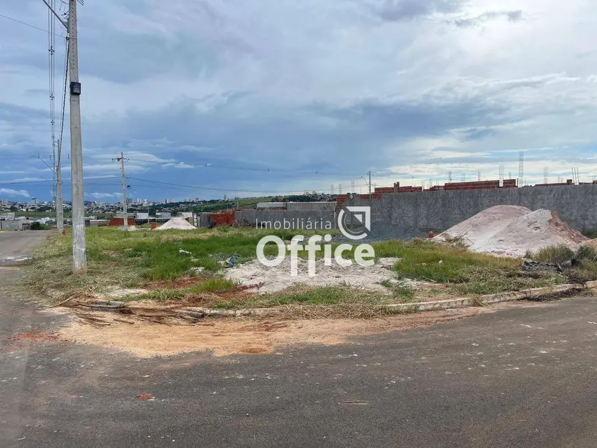 Foto 4 de Terreno / Lote à venda, 450m2 em Anapolis - GO