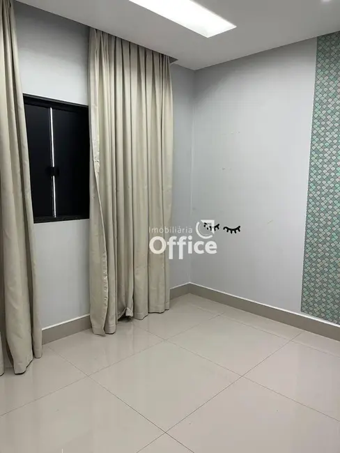 Sobrado com 3 quartos à venda, 300m2 em Parque Brasília 2ª Etapa, Anapolis - GO - imagem 7 Foto 7 de Sobrado com 3 quartos à venda, 300m2 em Parque Brasília 2ª Etapa, Anapolis - GO