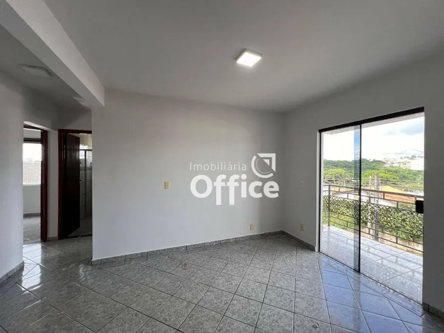 Foto 2 de Apartamento com 3 quartos para alugar, 80m2 em Antônio Fernandes, Anapolis - GO