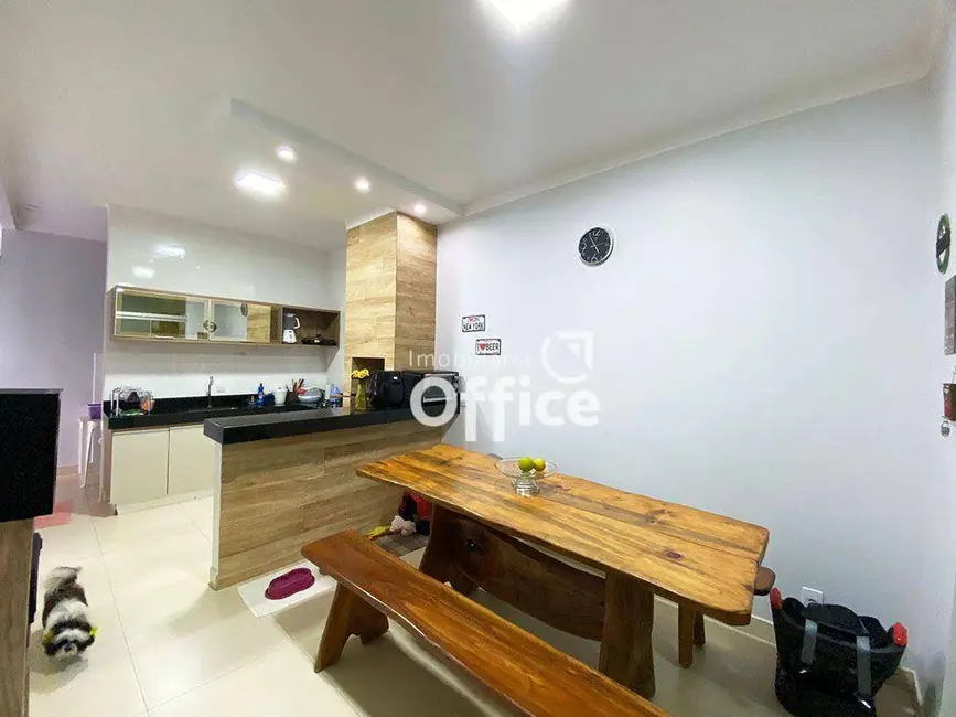 Casa com 3 quartos à venda, 200m2 em Residencial Flor do Cerrado, Anapolis - GO - imagem 9 Foto 9 de Casa com 3 quartos à venda, 200m2 em Residencial Flor do Cerrado, Anapolis - GO