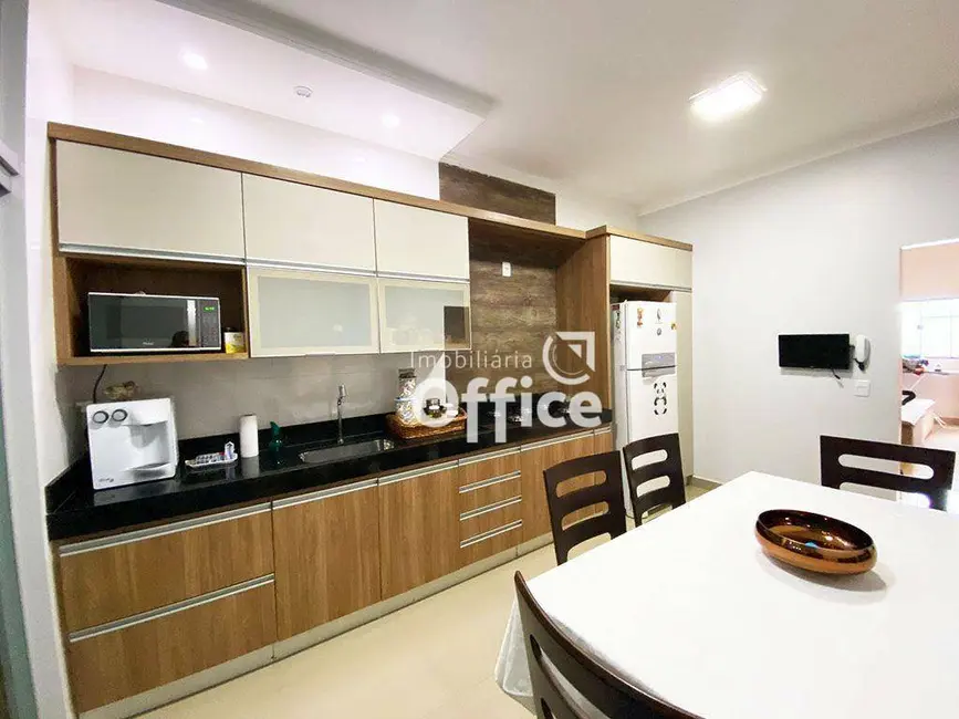 Casa com 3 quartos à venda, 200m2 em Residencial Flor do Cerrado, Anapolis - GO - imagem 7 Foto 7 de Casa com 3 quartos à venda, 200m2 em Residencial Flor do Cerrado, Anapolis - GO