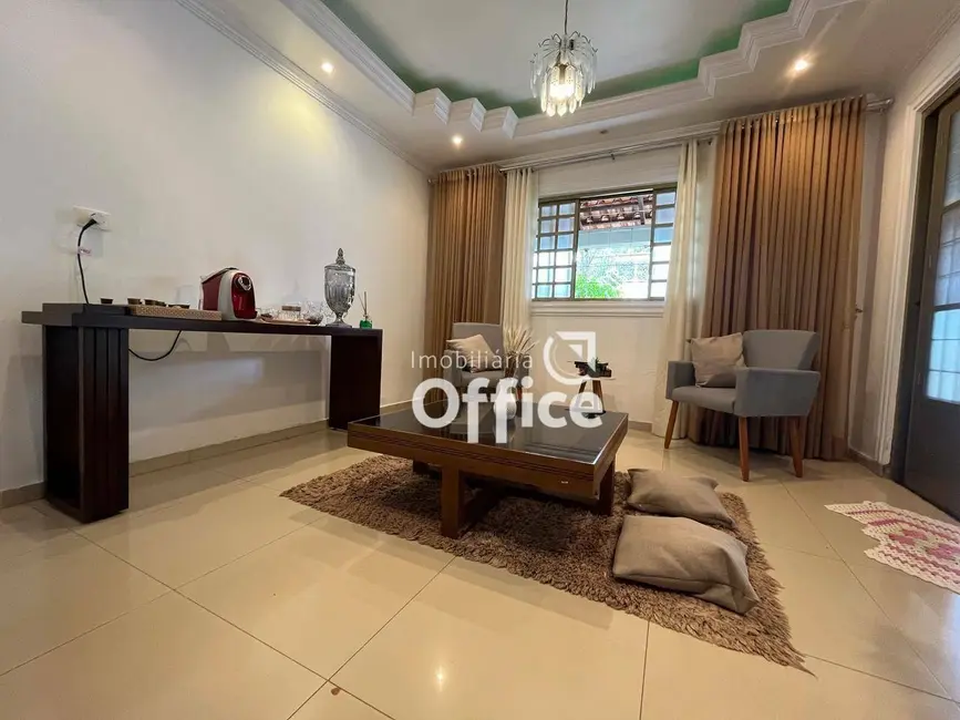 Casa com 4 quartos à venda, 300m2 em Residencial Flamboyant, Anapolis - GO - imagem 5 Foto 5 de Casa com 4 quartos à venda, 300m2 em Residencial Flamboyant, Anapolis - GO