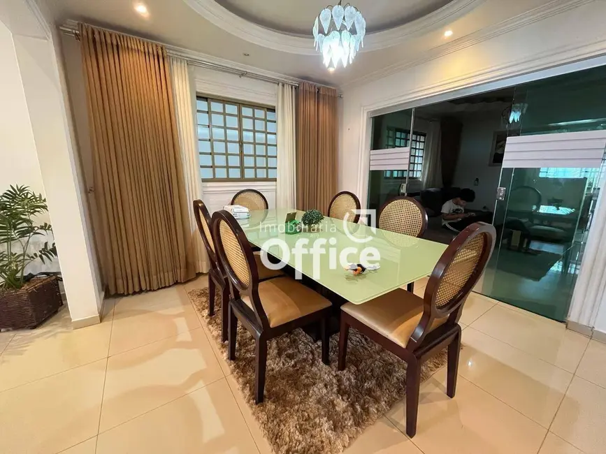 Casa com 4 quartos à venda, 300m2 em Residencial Flamboyant, Anapolis - GO - imagem 7 Foto 7 de Casa com 4 quartos à venda, 300m2 em Residencial Flamboyant, Anapolis - GO