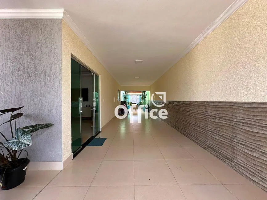 Foto 2 de Casa com 3 quartos à venda, 300m2 em Residencial Flor do Cerrado, Anapolis - GO