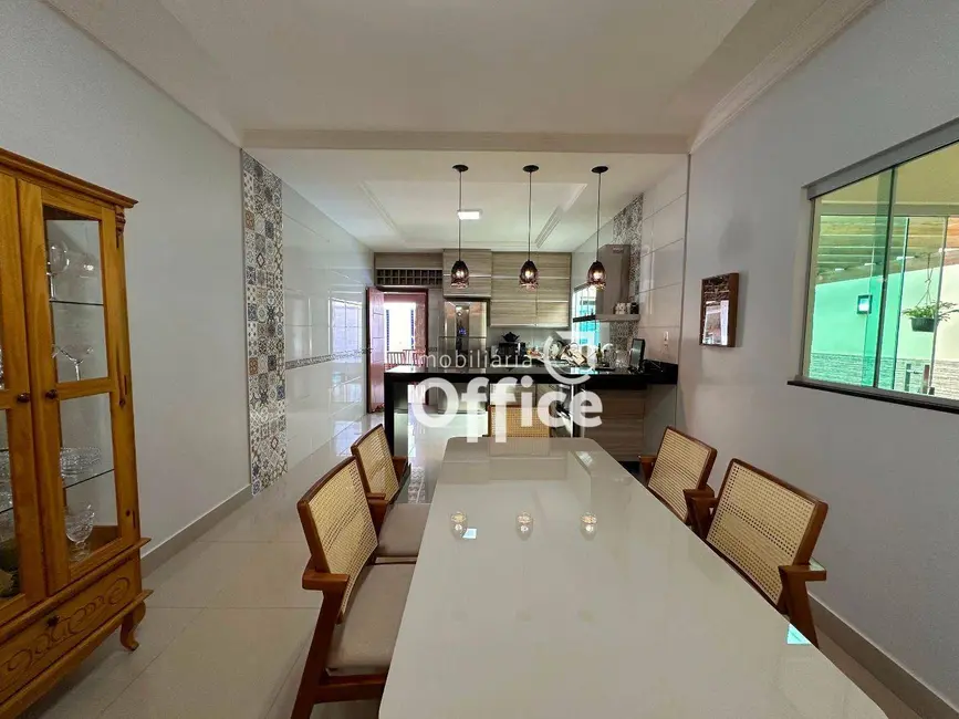 Foto 7 de Casa com 3 quartos à venda, 300m2 em Residencial Flor do Cerrado, Anapolis - GO