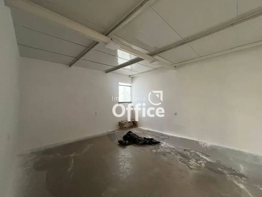 Foto 3 de Loja para alugar, 500m2 em Vila Santa Maria de Nazareth, Anapolis - GO