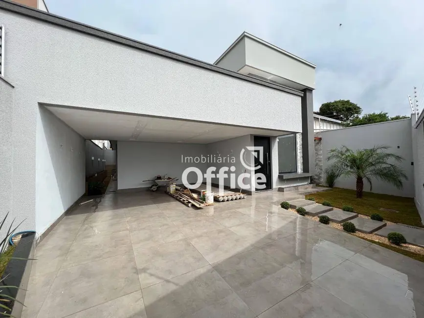 Casa com 3 quartos à venda, 340m2 em Parque São João, Anapolis - GO - imagem 3 Foto 3 de Casa com 3 quartos à venda, 340m2 em Parque São João, Anapolis - GO