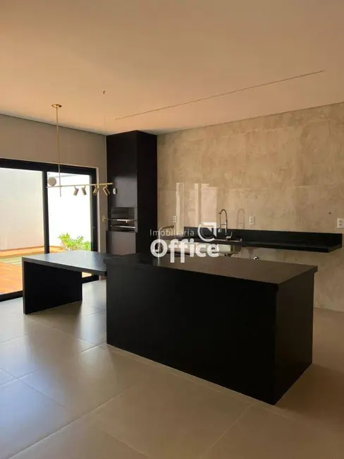 Casa com 3 quartos à venda, 300m2 em Parque Brasília 2ª Etapa, Anapolis - GO - imagem 4 Foto 4 de Casa com 3 quartos à venda, 300m2 em Parque Brasília 2ª Etapa, Anapolis - GO