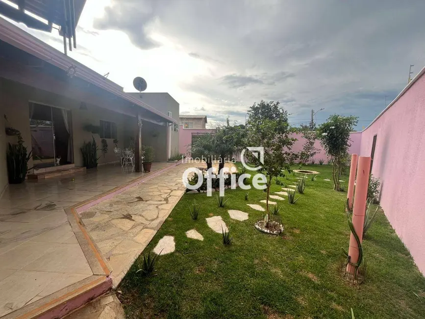 Foto 1 de Casa com 3 quartos à venda, 377m2 em Jundiaí, Anapolis - GO