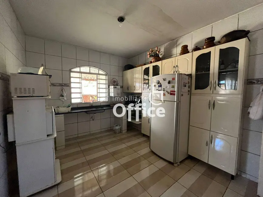 Foto 3 de Casa com 4 quartos à venda, 311m2 em Parque Residencial das Flores, Anapolis - GO