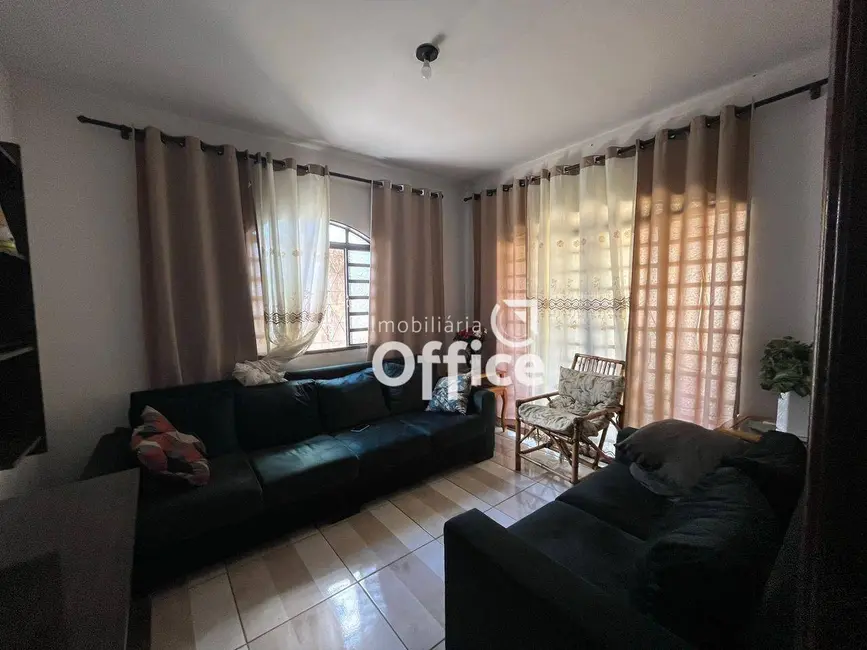 Foto 5 de Casa com 4 quartos à venda, 311m2 em Parque Residencial das Flores, Anapolis - GO