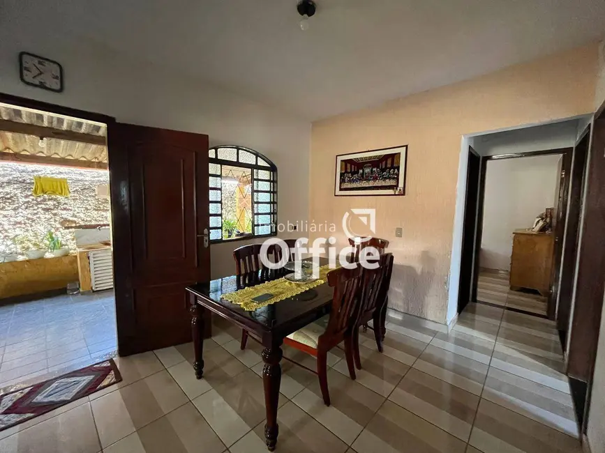Foto 9 de Casa com 4 quartos à venda, 311m2 em Parque Residencial das Flores, Anapolis - GO