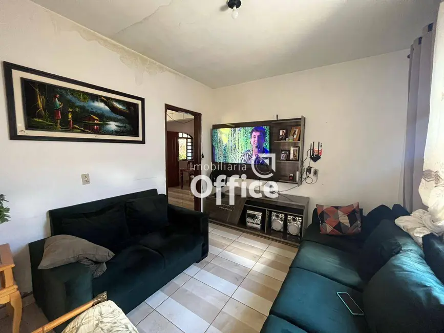 Foto 1 de Casa com 4 quartos à venda, 311m2 em Parque Residencial das Flores, Anapolis - GO