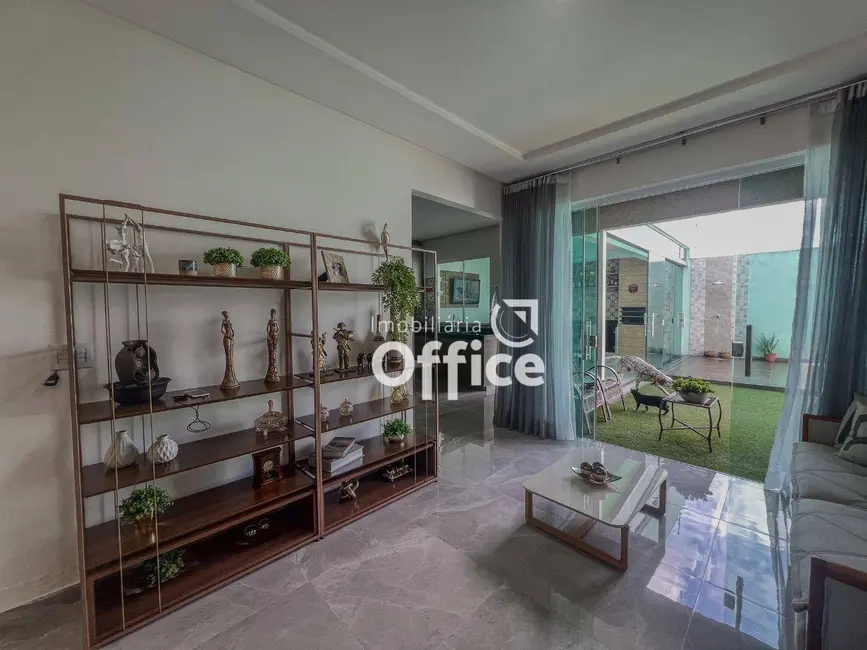 Casa com 3 quartos à venda, 300m2 em Parque Brasília 2ª Etapa, Anapolis - GO - imagem 7 Foto 7 de Casa com 3 quartos à venda, 300m2 em Parque Brasília 2ª Etapa, Anapolis - GO