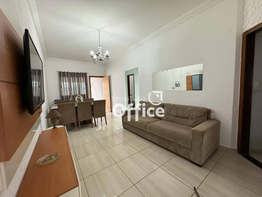 Foto 2 de Casa com 3 quartos à venda, 150m2 em Residencial Flor do Cerrado, Anapolis - GO