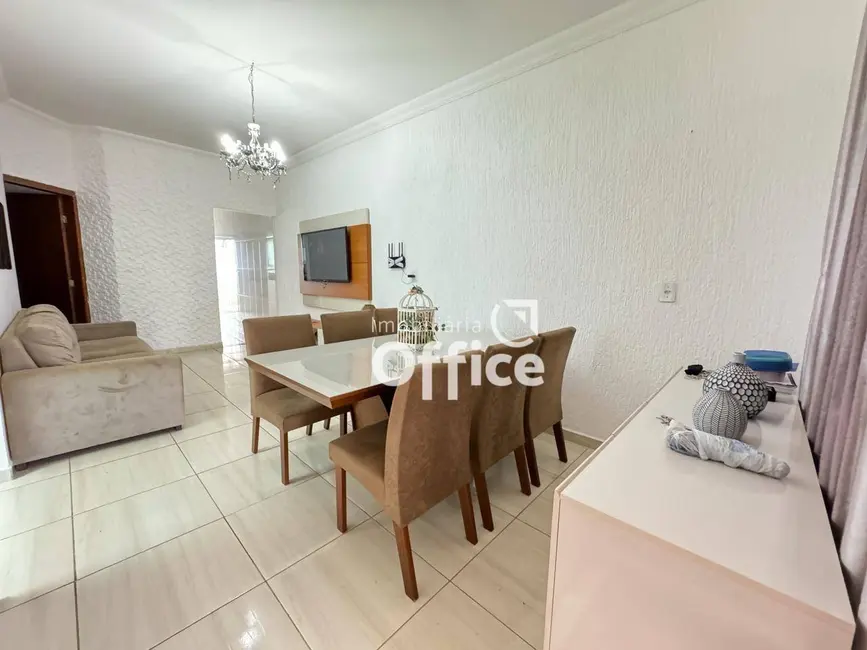 Foto 4 de Casa com 3 quartos à venda, 150m2 em Residencial Flor do Cerrado, Anapolis - GO