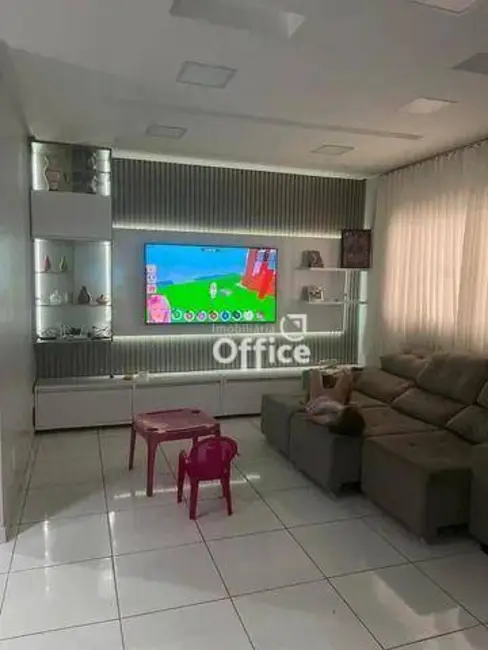 Foto 1 de Casa com 3 quartos à venda, 200m2 em Jardim Itália, Anapolis - GO