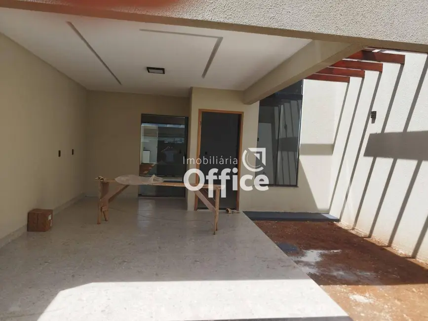 Casa com 3 quartos à venda, 150m2 em Residencial Portal do Cerrado, Anapolis - GO - imagem 3 Foto 3 de Casa com 3 quartos à venda, 150m2 em Residencial Portal do Cerrado, Anapolis - GO