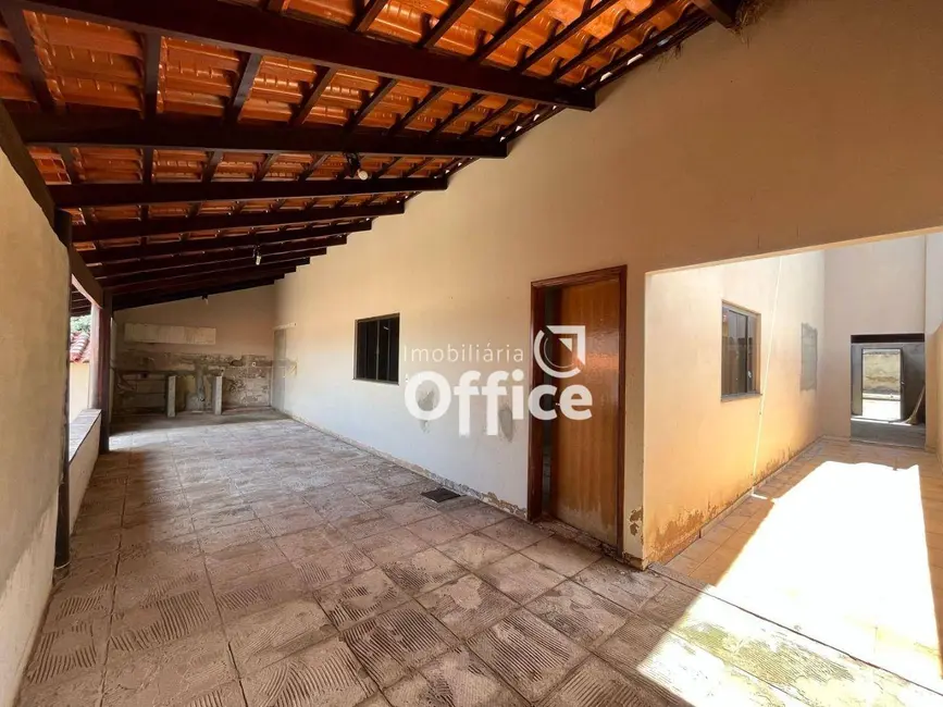 Casa com 3 quartos à venda, 420m2 em Lourdes, Anapolis - GO - imagem 3 Foto 3 de Casa com 3 quartos à venda, 420m2 em Lourdes, Anapolis - GO