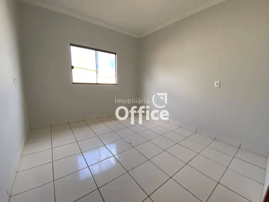Casa com 3 quartos à venda, 200m2 em São Carlos, Anapolis - GO - imagem 6 Foto 6 de Casa com 3 quartos à venda, 200m2 em São Carlos, Anapolis - GO