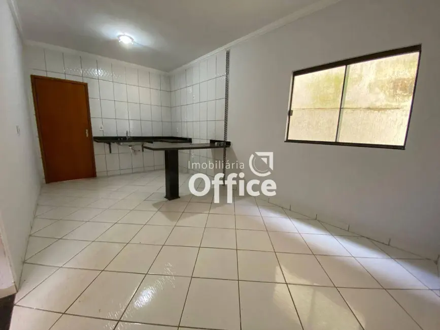 Casa com 3 quartos à venda, 200m2 em São Carlos, Anapolis - GO - imagem 4 Foto 4 de Casa com 3 quartos à venda, 200m2 em São Carlos, Anapolis - GO