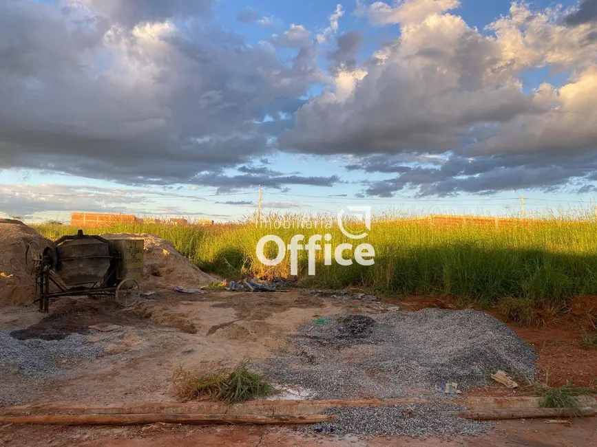 Foto 2 de Terreno / Lote à venda, 300m2 em Anapolis - GO