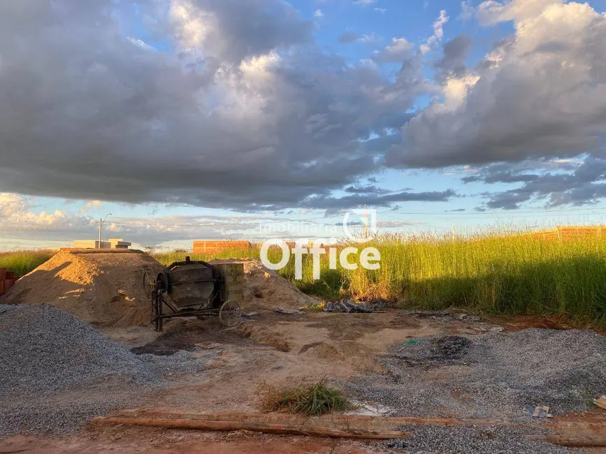 Foto 1 de Terreno / Lote à venda, 300m2 em Anapolis - GO
