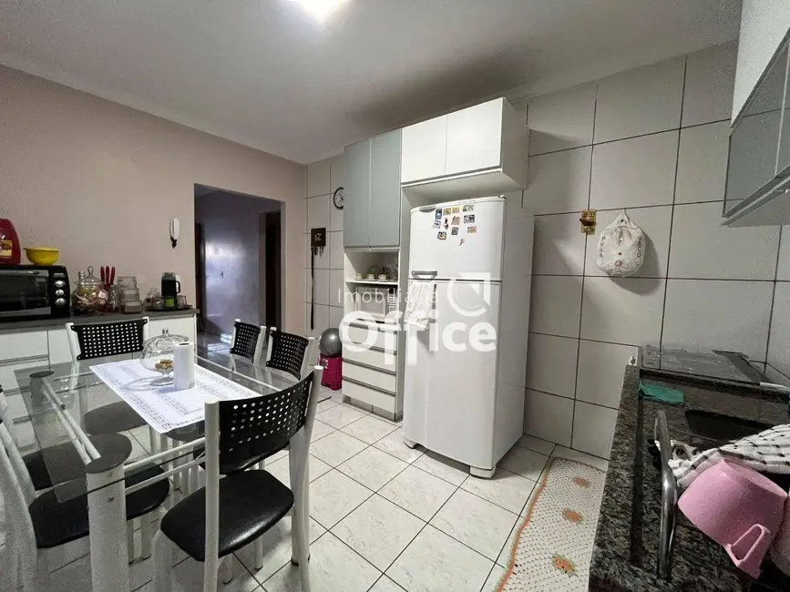 Foto 3 de Casa com 3 quartos à venda, 200m2 em Residencial Ayrton Senna, Anapolis - GO