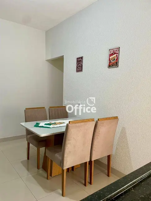 Casa com 3 quartos à venda, 150m2 em Residencial Flor do Cerrado, Anapolis - GO - imagem 3 Foto 3 de Casa com 3 quartos à venda, 150m2 em Residencial Flor do Cerrado, Anapolis - GO