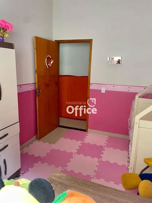 Casa com 3 quartos à venda, 150m2 em Residencial Flor do Cerrado, Anapolis - GO - imagem 4 Foto 4 de Casa com 3 quartos à venda, 150m2 em Residencial Flor do Cerrado, Anapolis - GO