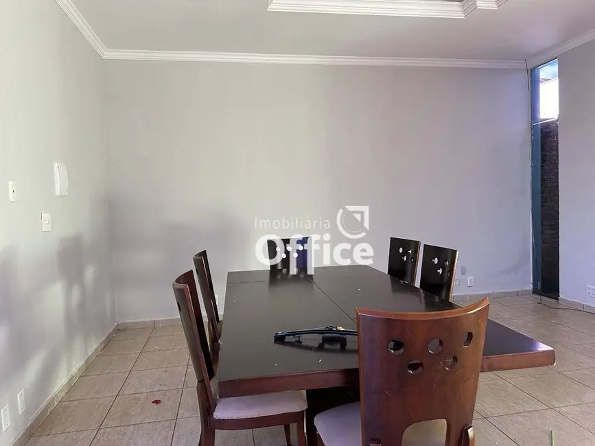 Foto 8 de Casa com 3 quartos à venda, 360m2 em Anápolis City, Anapolis - GO