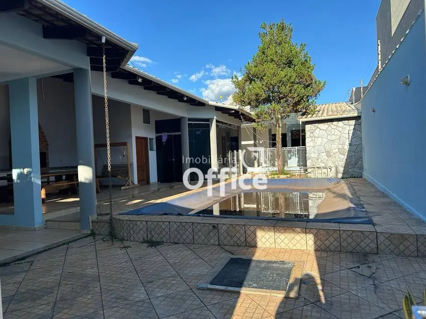 Foto 3 de Casa com 3 quartos à venda, 360m2 em Anápolis City, Anapolis - GO
