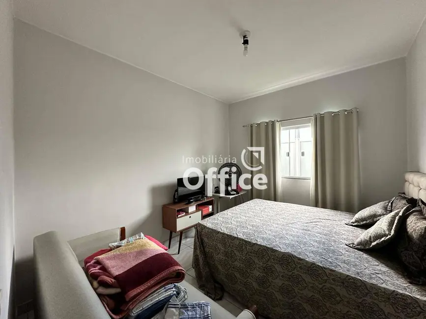 Foto 6 de Casa com 2 quartos à venda, 197m2 em Anapolis - GO