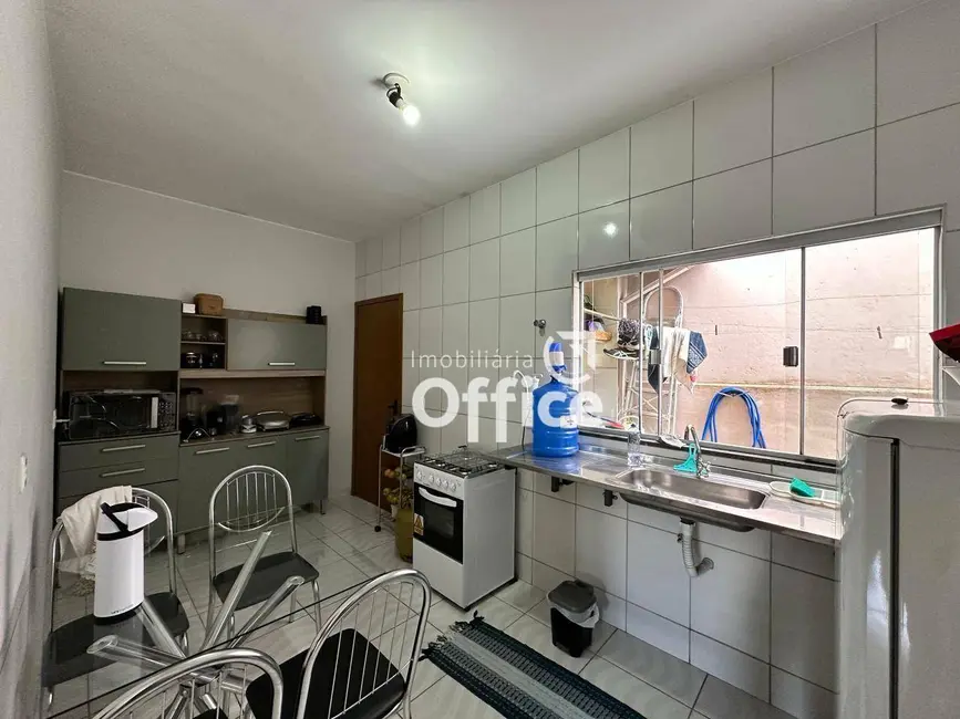 Foto 3 de Casa com 2 quartos à venda, 197m2 em Anapolis - GO