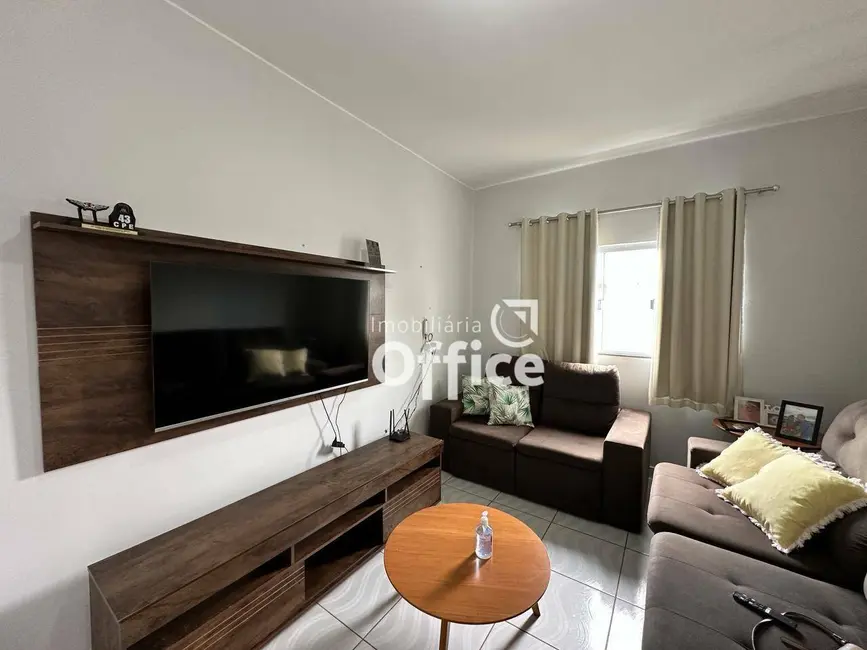 Foto 2 de Casa com 2 quartos à venda, 197m2 em Anapolis - GO