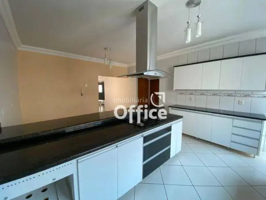 Casa com 5 quartos à venda, 300m2 em Jardim Ana Paula, Anapolis - GO - imagem 7 Foto 7 de Casa com 5 quartos à venda, 300m2 em Jardim Ana Paula, Anapolis - GO