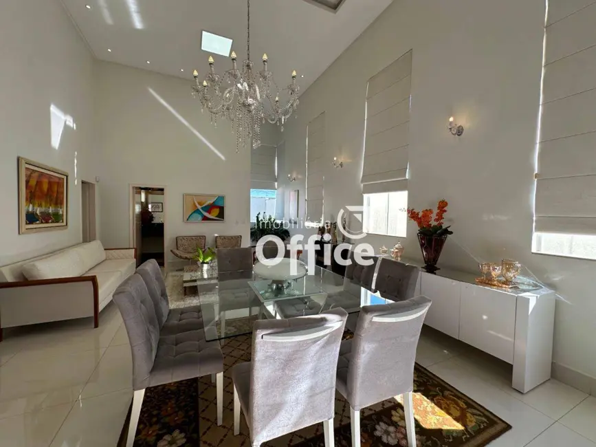 Foto 6 de Casa com 4 quartos à venda, 511m2 em Vila Santa Isabel, Anapolis - GO