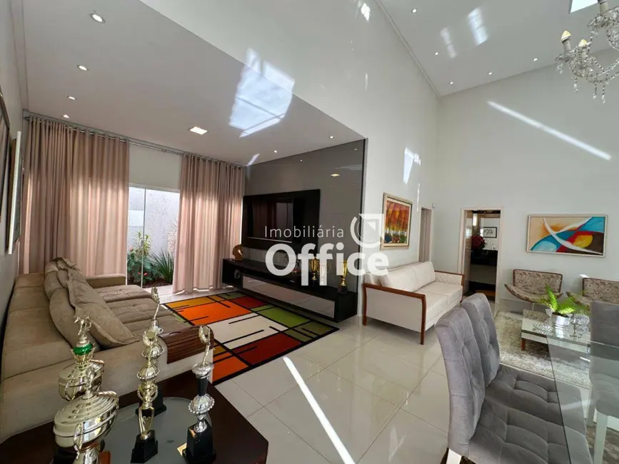 Foto 5 de Casa com 4 quartos à venda, 511m2 em Vila Santa Isabel, Anapolis - GO