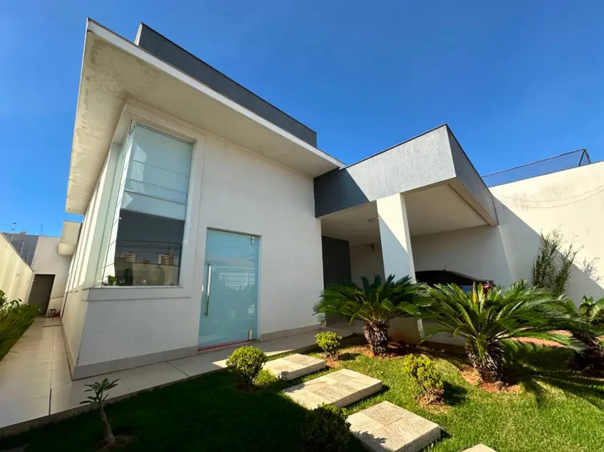 Foto 1 de Casa com 4 quartos à venda, 511m2 em Vila Santa Isabel, Anapolis - GO