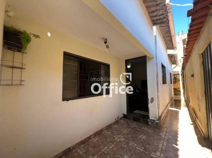 Foto 3 de Casa com 3 quartos à venda, 143m2 em Vila Santa Maria de Nazareth, Anapolis - GO