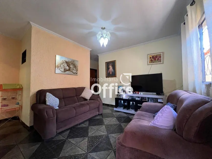 Foto 4 de Casa com 3 quartos à venda, 143m2 em Vila Santa Maria de Nazareth, Anapolis - GO