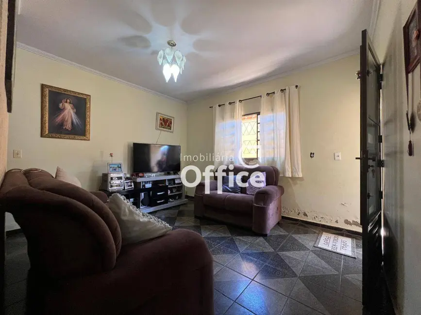 Foto 5 de Casa com 3 quartos à venda, 143m2 em Vila Santa Maria de Nazareth, Anapolis - GO