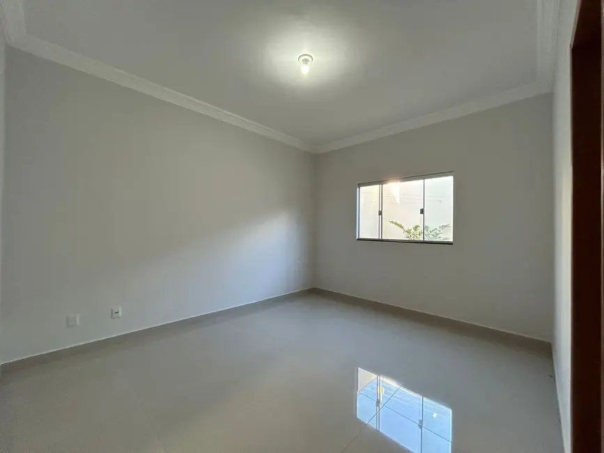 Casa com 3 quartos à venda, 180m2 em Setor Santa Clara, Anapolis - GO - imagem 5 Foto 5 de Casa com 3 quartos à venda, 180m2 em Setor Santa Clara, Anapolis - GO