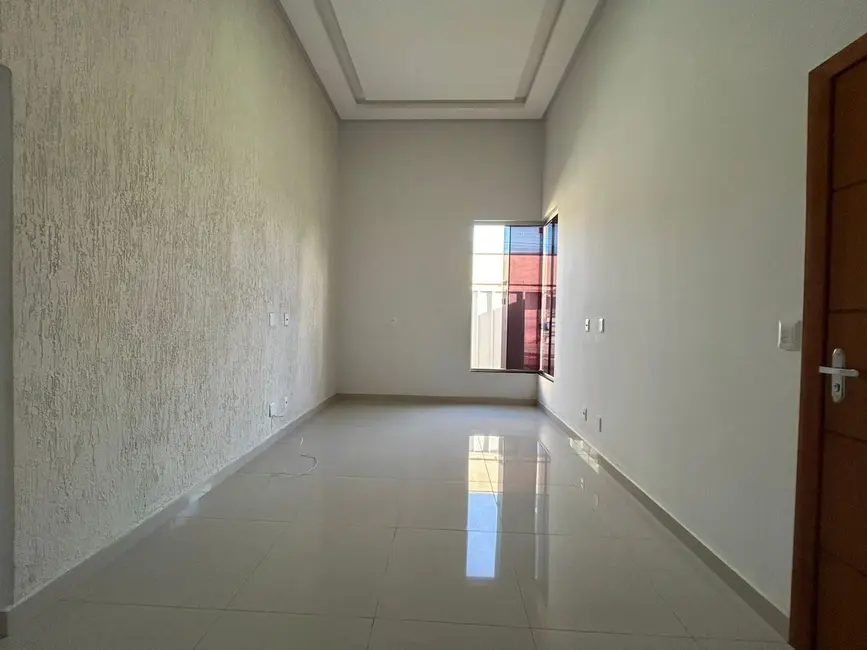 Casa com 3 quartos à venda, 180m2 em Setor Santa Clara, Anapolis - GO - imagem 2 Foto 2 de Casa com 3 quartos à venda, 180m2 em Setor Santa Clara, Anapolis - GO