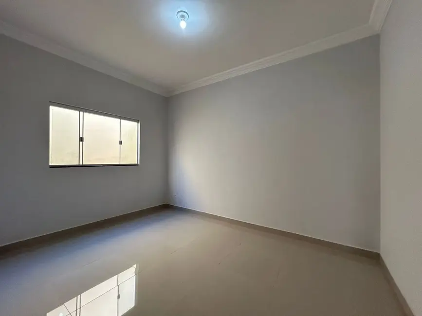 Casa com 3 quartos à venda, 180m2 em Setor Santa Clara, Anapolis - GO - imagem 4 Foto 4 de Casa com 3 quartos à venda, 180m2 em Setor Santa Clara, Anapolis - GO