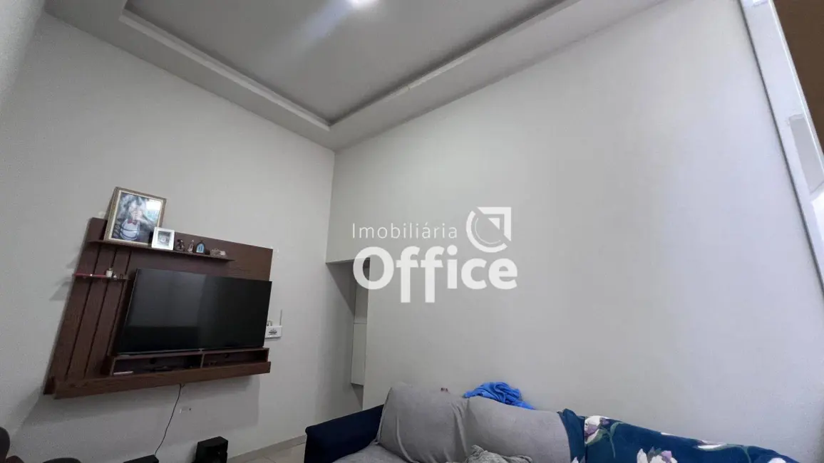 Casa com 3 quartos à venda, 150m2 em Residencial Paris, Anapolis - GO - imagem 4 Foto 4 de Casa com 3 quartos à venda, 150m2 em Residencial Paris, Anapolis - GO