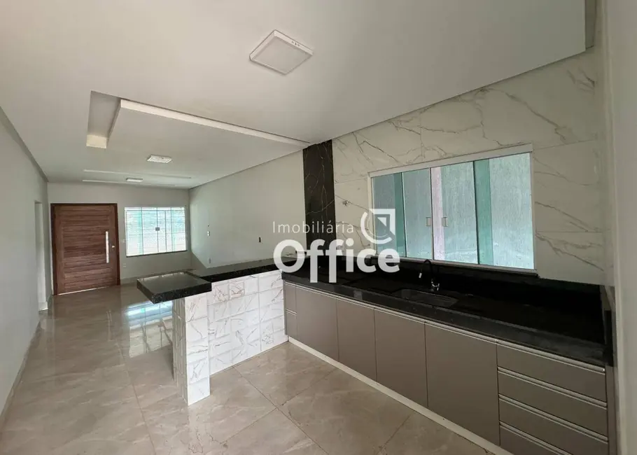 Foto 2 de Casa com 3 quartos à venda, 300m2 em Residencial Santo Antônio, Anapolis - GO